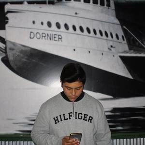 Meet your Posher, Rosendo javier